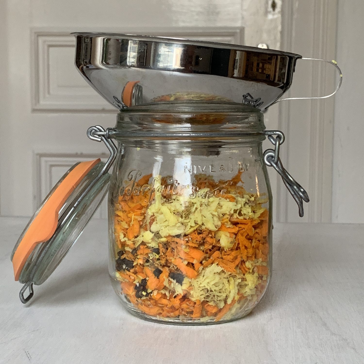 Knoblauch in Honig fermentiert → Fermentation Love