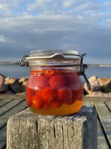 Fermented tomatoes in honey