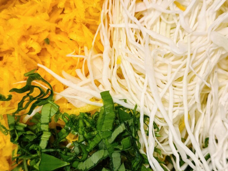 Weisskohl, Gelbe Bete und Bärlauch für Kraut