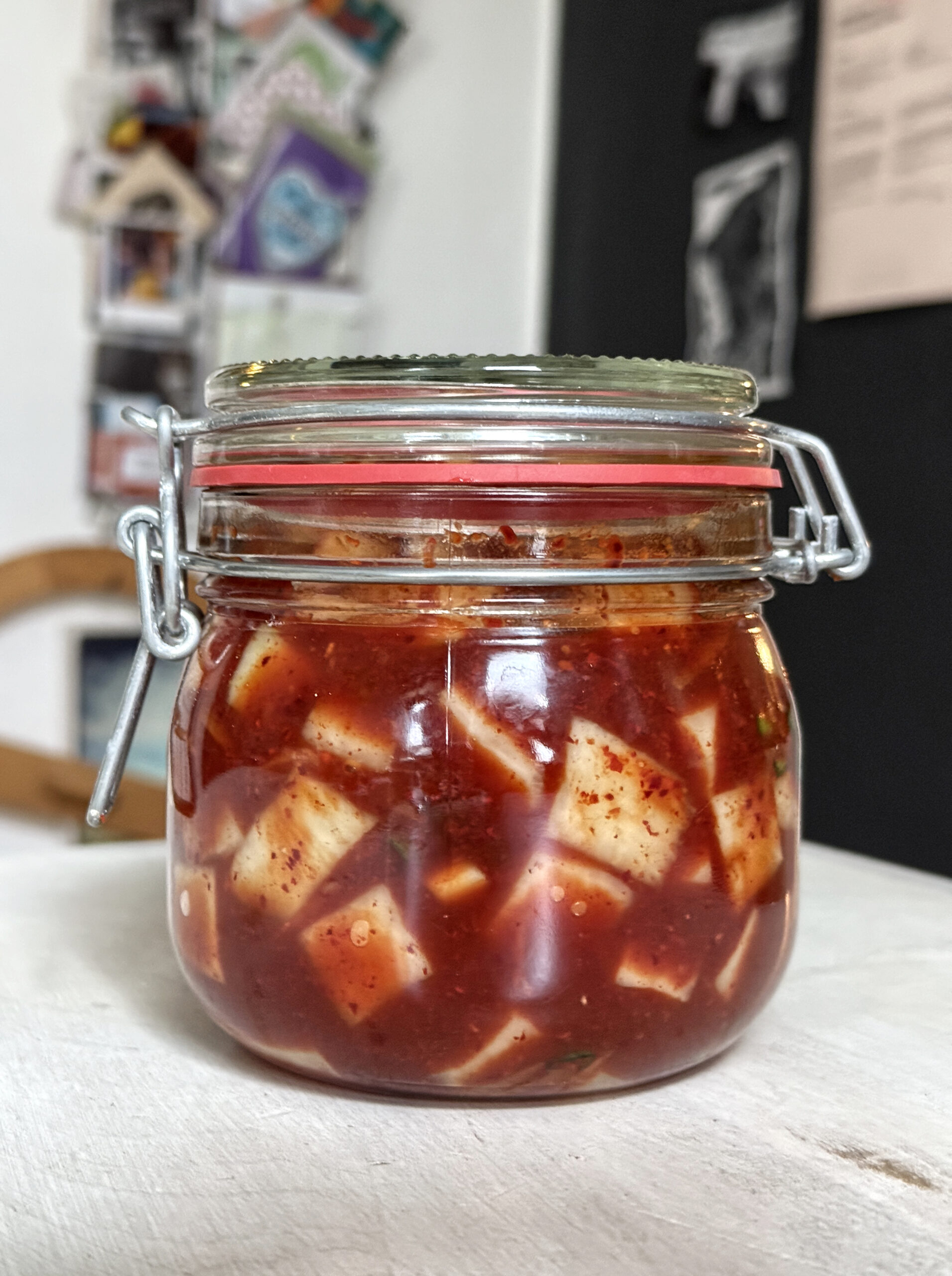 Kkakduki Kimchi im Glas